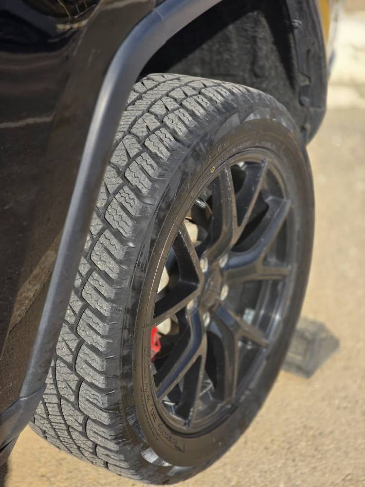 Jeep Grand Cherokee Trail Hawk 5.7 V8

کوردی/عربي

جێب گراند چیرۆکی (لاریدۆ) مواسەفاتی ترایل هۆک ٢٠١٧
ئەخیر مواسەفات
مەکینەی ٨ پستۆنی هێمی 5.7
ڕادار، خەتی جادە، حاسەی ٣٦٠
ئۆتۆ ستۆپ پێش و دوا، ئۆتۆ پارک
ئاوێنە ڕادار، شەفت، هیتەر
کوشن میمۆری، جلد و شامۆ، ٤ کوشن سارد و گەرم
لایت بیلاد لید، دەوار، فول ئۆتۆ، فڵچە ئۆتۆ
سەیارەکە چووپە بەرز و نزم ئەکات
٦ مۆدی لێخوڕین
ژێری کامل درعی ئاسن بیلادی
تایەی جەبەلی تازە بەسراوە و ویلی SRT
هایدرۆلیکی گێڕ و ئەکسلەکان، بانسەکەن، ڕۆنی مەکینە هەمووی تازەیە، کامل سێرڤس کراوە و حازرە
هەموو گیانی لەسەر دەقی شەریکە ماوەتەوە و هیچ نوقسانیەکی نیە 

بەناوی خۆمەوەیە سەنەوی تازەیە و لە سلێمانیم
٢ دەرگای لای سایەق و چەمەلەغی پێشەوەی بۆیاخە بەبێ ناوگرتن، پێشی کەپسە
***********

جيب گراند چيروكي (لاريدو) مواصفات تريل هوك ٢٠١٧
اخر مواصفات
مكينة ٨ سلندر هيمي 5.7
رادار، خط الجادة، حاسة ٣٦٠
أوتو ستوب أمامي و خلفي، أوتو بارك
مراية رادار، شفط، هيتر
كشن ميموري، جلد وشامواه، ٤ كشن بارد وحار
لايت بلاد LED، دوار، فول أوتو، فلاش أوتو
السيارة هواء(هيدروليك)، تعلي وتنزل
٦ مودات لقيادة
تحت كامل درع حديد بلادي 
تايرات جبلية جديد و ويل SRT
هيدروليك گير وأكسلات، دسك، زيت مكينة كله جديد، كامل سيرفس، سيارة جاهزة
كلشي على وضع الشركة، ما بي اي خلل او نقص 

باسمي، سنوية جديد، وبالسليمانية

بابين و جملغ جهة السايق صبغ بدون دواخل 
***********
*********** السليمانية, العراق
