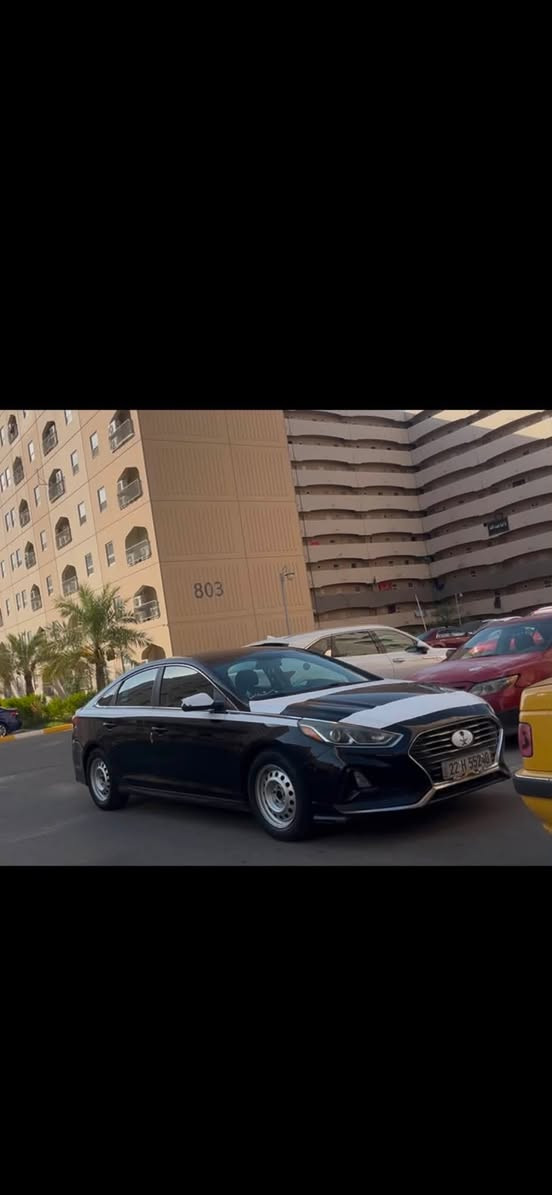 سلام عليكم سوناتا للبيع مديل 2018
سياره خير من الله وجاهزة ع اخير حباية من 
تبريد من منضومة زنون تخم تاير السياره حادثها 
بابين نصن صبغ فقط جهت العبري وبارد بلجاملغ
تحويل ثاني يوم ب اسمك سعر السياره (118) 
***********
