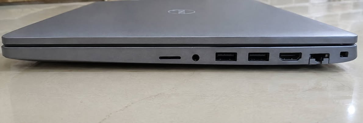 لابتوب للبيع Dell Latitude 5520
المواصفات:
• المعالج: Core i5 جيل 11
• الرام: 16 جيجا
• الهارد: SSD 512
• كارت الشاشة: Intel Iris Xe
النظام Windows 11 pro 
الملحقات شاحنة اصلية 65 واط
السعر: 400 الف
المكان: ديالى خان بني سعد
للتواصل على الرقم واتساب
***********
