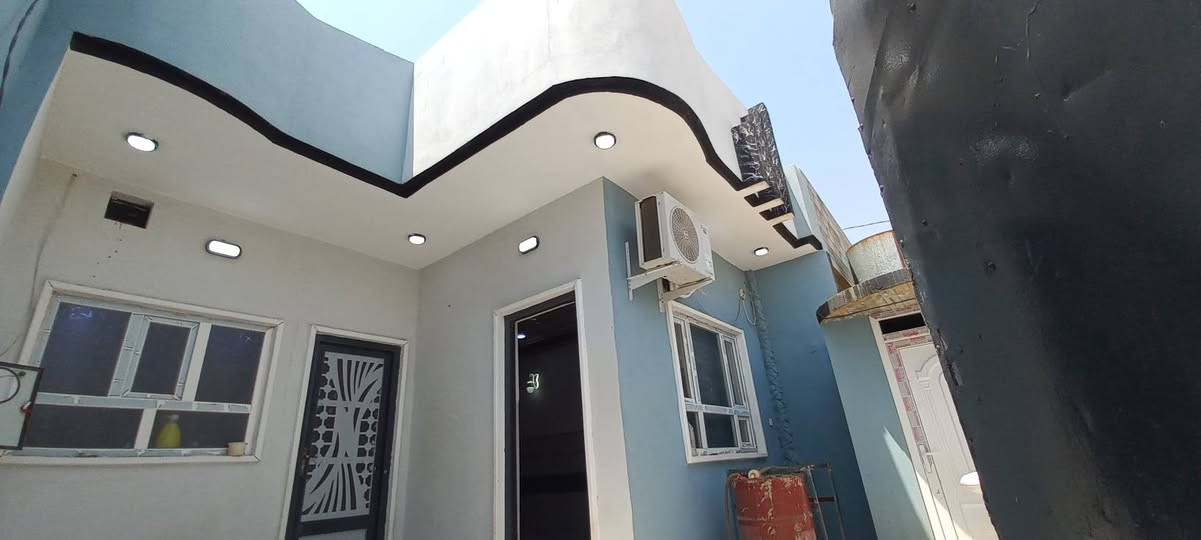 بيت للبيع العنوان القوسيات قرب المدرسه الصينيه 🏣المساحه ١٤٠متر ➡️خدمات  كامل تبليط ماء كهرباء مدارس الاستفسار على الرقم 📲***********
***********
اتجاه البيت شروق➡️
بيت للبيع العنوان القوسيات قرب المدرسه الصينيه 🏣المساحه ١٤٠متر ➡️خدمات  كامل تبليط ماء كهرباء مدارس الاستفسار على الرقم 📲***********
