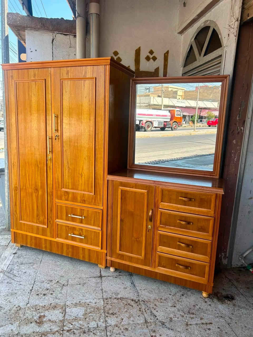 ميز تواليت للبيع جديد مع كنتور بابين جديد✨✨🛎🛎
صاج زان 🪞5 ملم فصال كلاسك شغل توصي ثقيل منهوض عن الكاع 
للاستفسار الاتصال على الارقام 
اسيا 📞(***********)
كورك📞  (***********)
عنواننا
موصل الحدباء  💥💥📣
محل عمار ابو حمزه سايدين الصديق قرب كماليات سند 
💎مستعدون لشراء غرف النوم الصاج والكناتير
