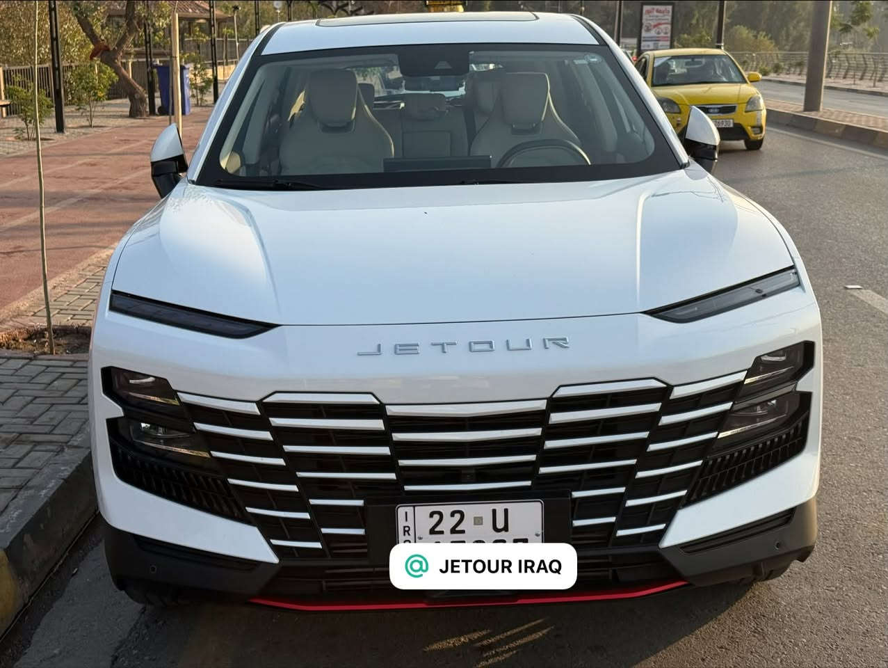 ⁨ ⁨ ⁨ ⁨ جيتور Dashing 1.6L Luxury
الموديل: 2025
المحرك: 4 أسطوانات L1.6 تيربو 197 حصان حقن مباشر
ناقل الحركة:DCT اوتوماتيكي من 7 سرعات
العداد: 15,000 قابل للزيادة 
رقم السيارة اربيل 
مكان السيارة - موصل او اربيل 
للتواصل : ***********
او ارسل خاص 

ضمان المحرك: 10 سنوات او 1،000،000 كم (أيهما اولاً / للمالك الأول)
الضمان الأساسي: 6 سنوات وعداد كيلومترات مفتوح

المواصفات
* إطارات قياس 20 إنچ
* فتحة سقف بانوراما
* مقصورة الركاب من الجلد الفاخر
* مقعد السائق والراكب كهربائية
* مقعد السائق مع ذاكرة لحفظ وضعيات الجلوس
* مقعد السائق مبرد ومدفاء
* مقعد الراكب مبرد ومدفاء
* كاميرات محيطية 540 درجة
* شاشة التحكم بقياس 15.6إنچ
* * شاشة القيادة بقياس 8 إنچ
*نظام ابل كاربلاي واندرويد اوتو
* نظام أوامر وتحكم صوتي
* نظام صوتي 8 سماعات من SONY
* رادار تفاعلي
* تحذير مغادرة المسار
* نظام القيادة شبه الذاتية
* نقطة عمياء
* نظام تحذير الاصطدام الامامي والخلفي
* إنارة محيطية
* إنارة ترحيبية
* المرايا الجانبية قابلة للطي كهربائياً
* شاحن هاتف لاسلكي سريع
* خاصية إغلاق الشبابيك وفتحة السقف عن بعد
* مصابيح أمامية أوتوماتيكية زينون مع مصابيح نهارية LED
*التكيف التلقائي مع الضوء القريب والبعيد
* مسند الذراع الوسطي مع ثلاجة
* دخول ذكي (بصمة)
* تشغيل عن بعد
* صندوق كهربائي
* نظام الفرامل اليدوية الاوتوماتيكي Autohold
* وضعيات قيادة متعددة
*6 وسائد هوائية
* موسيقى ترحيبية
* عتبات الأبواب مضيئة
* نظام تنقية الهواء مع شاشة لعرض البيئة الخارجية
* حساس للمطر
