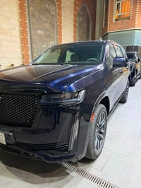 كاديلاك ٢٠٢١ لون نيلي  اسبريسو  مساج  ماشيه ١٤٠ الف كيلو  مغلفه  مكاني...