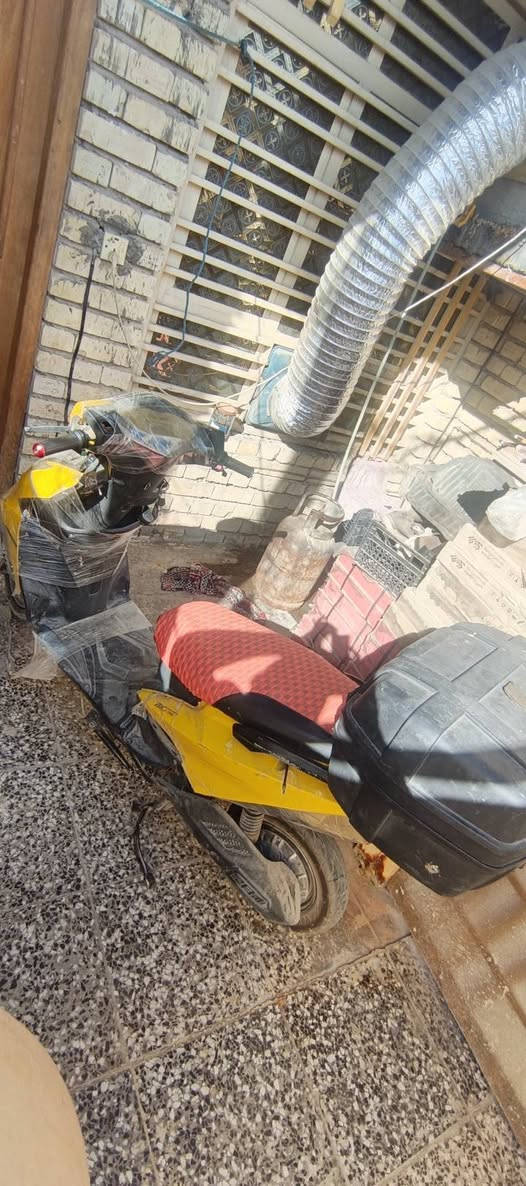 سلام عليكم دراجه شحن للبيع
مابيها شي  سعر 300 وبيه 
مجال حك جيه  
الرقم ***********
بي واتساب

