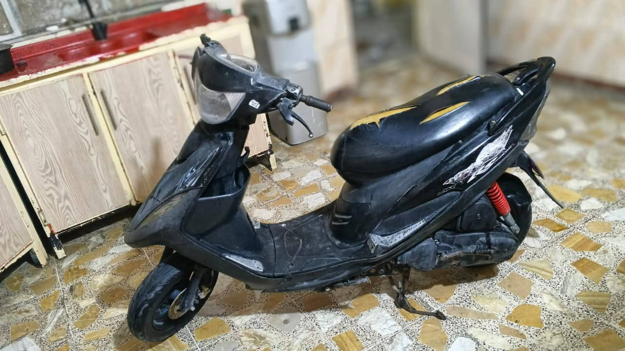 للبيع دراجه ماكس عدله كفرات بلاديه مكينه بلادي ما مفتوحه كلها ختم واحد دراجه جديده كلش ما بيها نقص ابد كهرباء كلها شغاله سلف وهندر وصالنصه اف ام  
العنوان بغداد حي النصر سعرها 550 بيها مجال اتصل ***********
