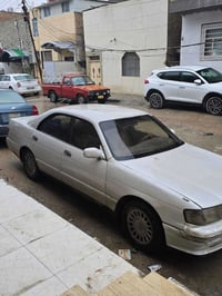 بطه كراون • ١٩٩٣ • محرك ٣٠٠٠