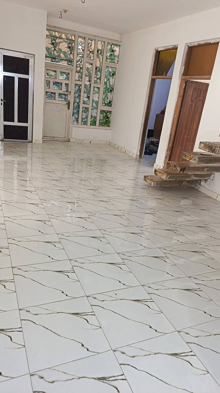 الكوت / حي الحكيم /نزلت أفران الهادي
دار للبيع مساحة( ٢٥٠ م) + محل
تفاصيل الدار
*استقبال
*مطبخ
*صالتين داخلية + خارجيه
*غرفتين نوم
*صحيات
*بناء بلوك
مرقم من قبل البلدية
للاستفسار الاتصال على
***********
***********
