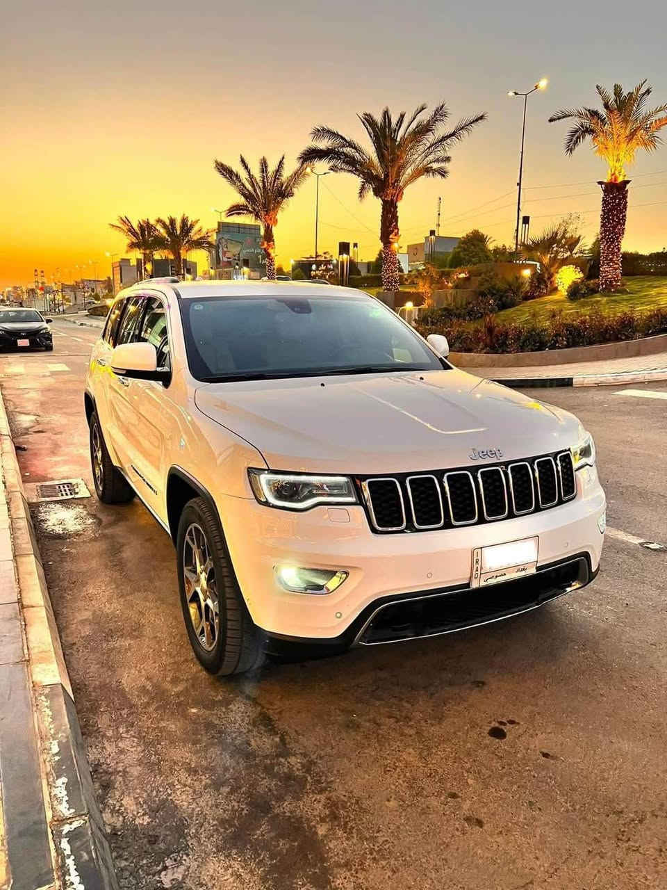 لمتد بلس خليجي ٢٠١٩
ماشية ٩٨٠٠٠km
مكفولة من الصبغ بيها بارد فقط بسيط  مع ٤ رصعات حالوب
السعر ٢٥٠ $
***********
