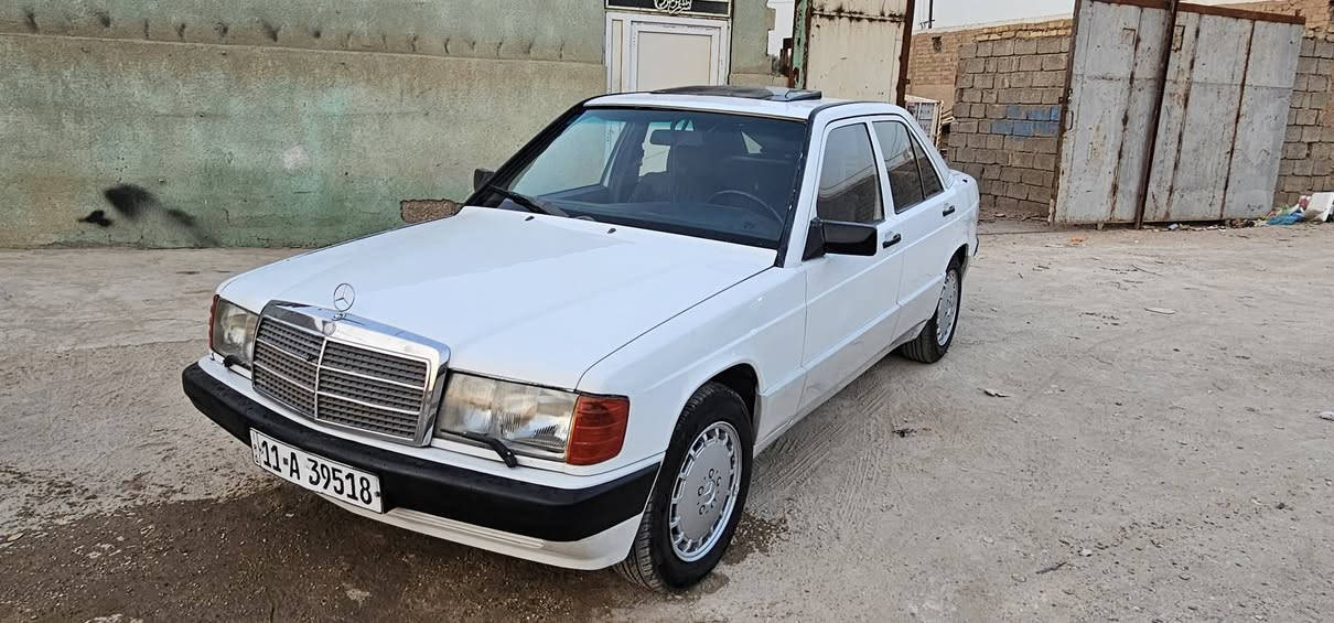 سلام عليكم مارسيدس 190 موديل 1987 مكينه بلادي قبق اسود سته سلندر  رقم بغداد بسمي مصبوغه عام سياره جاهزه كل نقص مابيه السعر 45 للاتصال ***********
