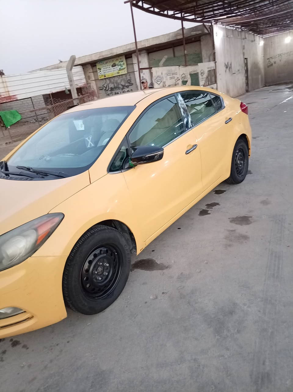 السلام عليكم سياره كيا فورتي 2014 مكينه 2000
امريكي ضربتهه البنيد وتصليح بلباب الخلفي بدون دواخل 
رقمها بغداد مصفره هيئة وغرامات مكاني ناصريه سيد دخيل السعر 92 وبيهه مجال للاستفسار ***********
