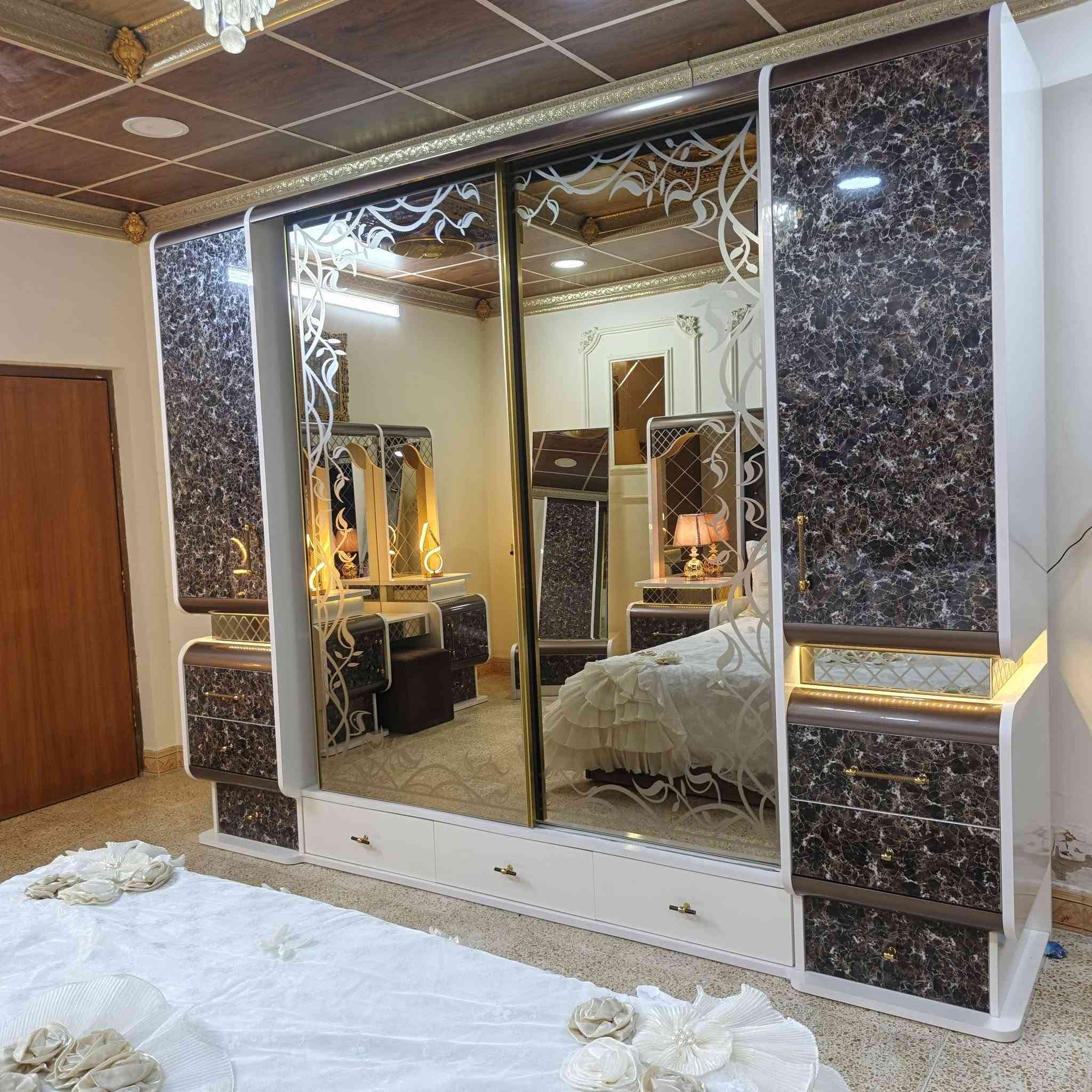 غرفه تركي للبيع مستخدمه شي قليل تواصل مكان سامراء موجود توصيل ***********
