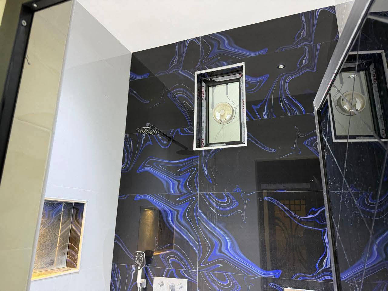🏡✨ للبيع دار سكنية مميزة في الرمادي | شارع 40 ✨🏡
📍 الموقع المميز: شارع 40 – قرب أثاث القند
📐 المساحة: 230 م²

🔹 تفاصيل العقار:
▪️ 3 غرف نوم
▪️ بناء طابوق درجة أولى
▪️ بناء متين ومتعوب عليه بعناية
▪️ تصميم مناسب للعائلة والسكن والاستقرار
▪️ موقع حيوي ومنطقة مخدومة تبليط وكامل الخدمات 

💰 السعر: 155 مليون دينار
🔄 قابل للتفاوض مع المشتري الجاد

📞 للاستفسار وللمعاينة:
***********
📱 واتساب متوفر

✨ دار بموقع مميز وبناء متعوب عليه… فرصة تستحق المشاهدة.

