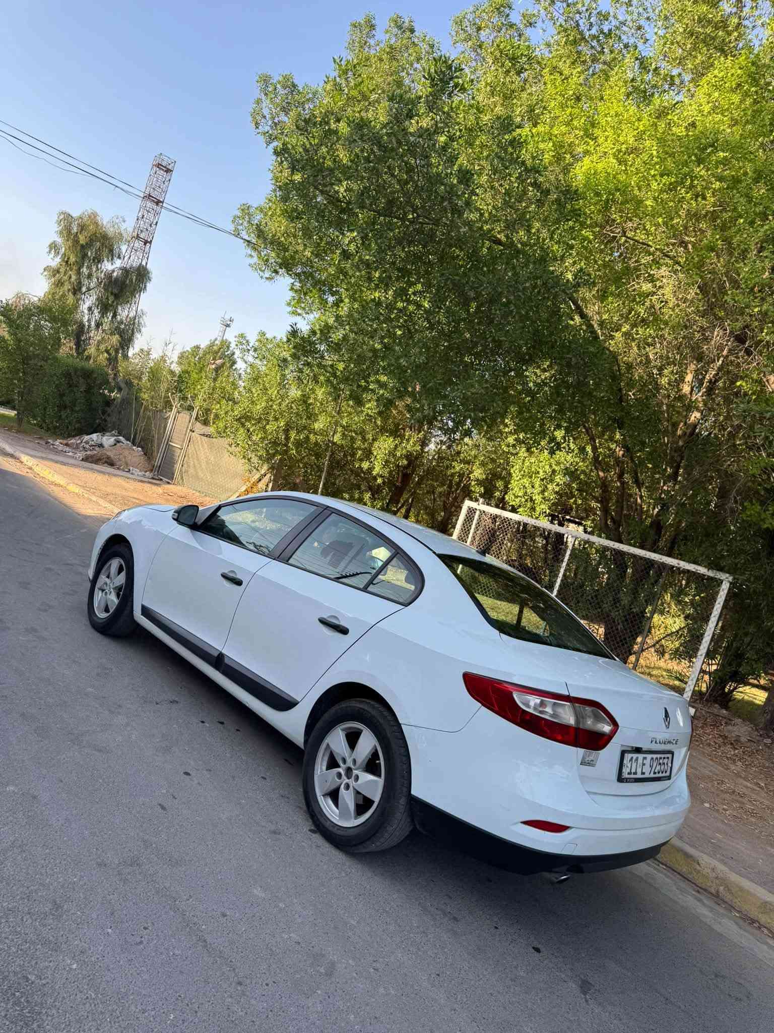 🚘 للبيع او المراوس وانطي فرق سيارة رينو فلونس 2013 استلام الشركة 🚘
❤️رقم بغداد الجديد باسمي تحويل مباشر
✨ سيارة نظيفة ومرتبة، جاهزة للاستخدام
❄️ التبريد شغال ممتاز
🎨 صبغ بلادي، ما بيها قطرة صبغ
🚫 ما بيها أي دعمة أو ضربة فقط بارد 
♻️تايرات جديدة
📡 حساسات خلفية
📷 كاميرا خلفية
📸 التفاصيل موضحة بالصور والسونار واضح كدامك
💰 السعر المطلوب:65 ورقة وبيها مجال للشراي
📍 المكان: بغداد العامرية
🥝بيع او مراوس بسياره وانطي فرق شرط هم بغداد 
📞 *********** محمد
