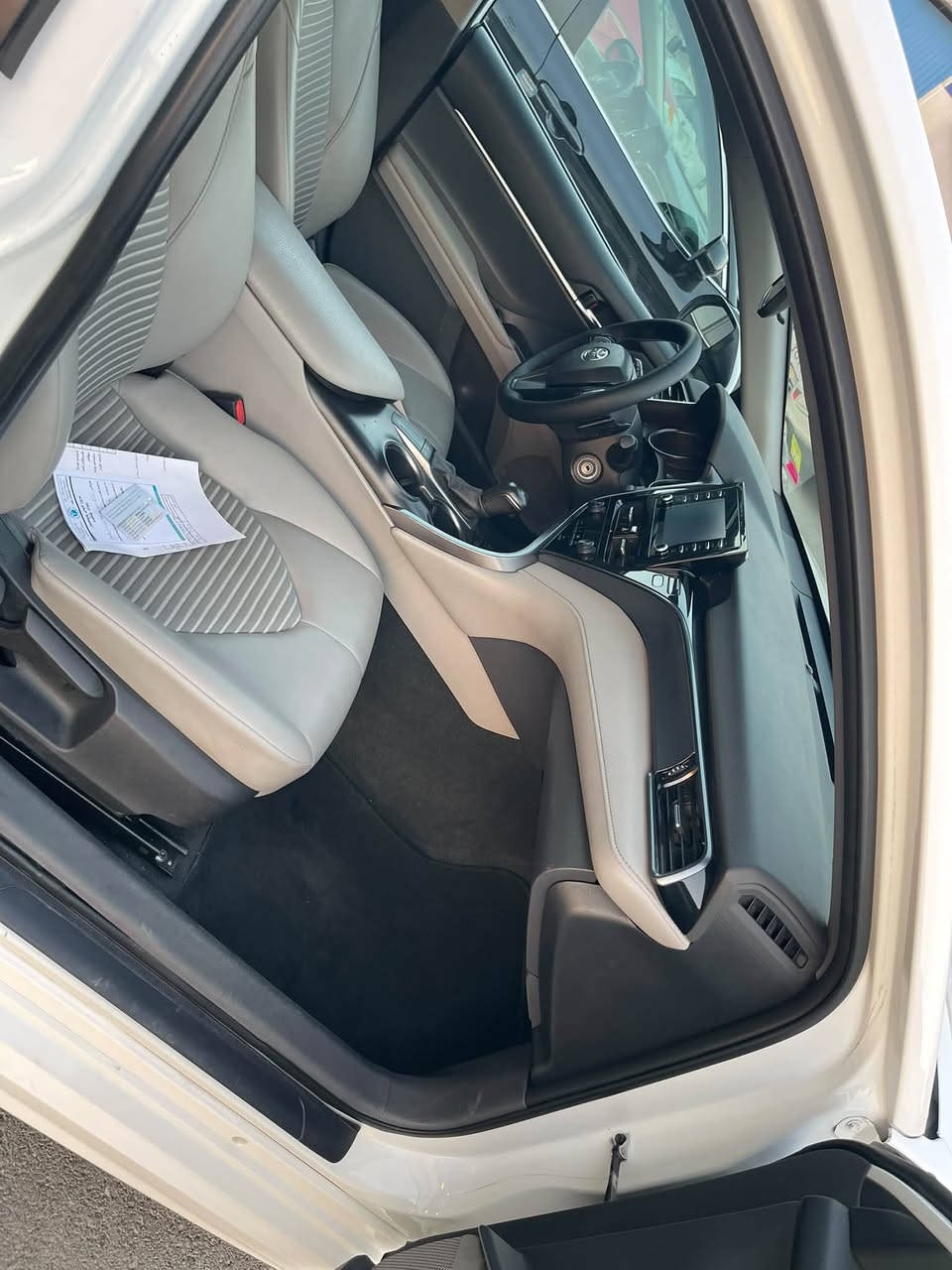 Camry SE 2023
Bas bonet boyax be naw 
            203$
***********
