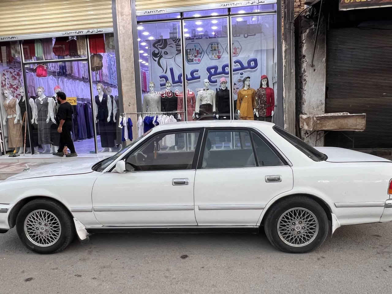 مارك ايسر بلاد تكم كربلائي 
ونجي موديل 92 مكفوله من الكص ونقل جثه  بأسمي شرط تحويل ثاني يوم سنويه لل 31
كير ومحرك نظيفات مامفتوحات غرفه جديدة تبريد شغال كهربائيات كلهه شغاله مع ريموت سنتر السيارة تخم تاير جديد جاهزة ماناقصهه شي السعر 60 وبيهه مجال مكاني ذي قار مركز ***********
