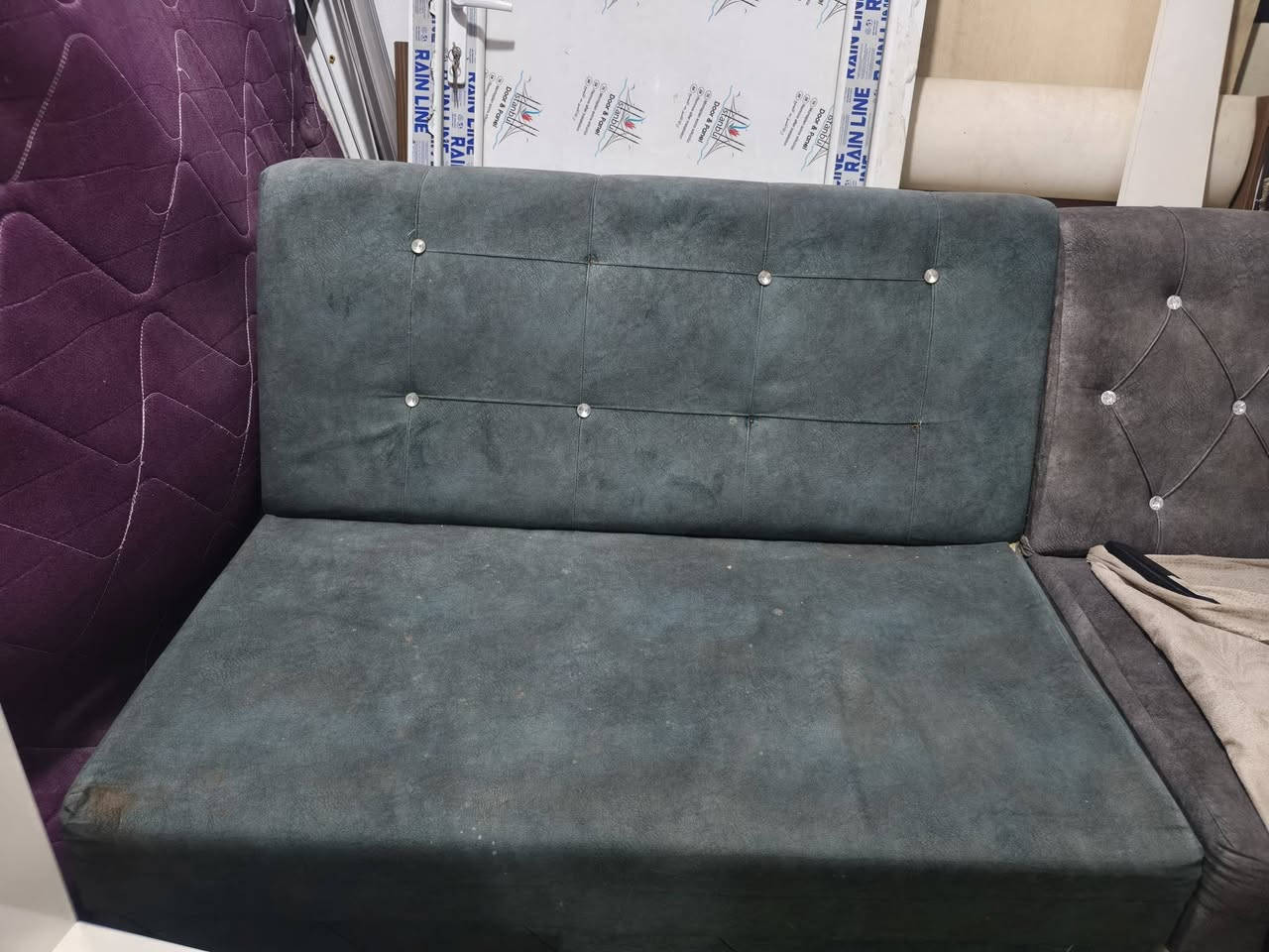 ديوان بسعر مناسب جدا ***********
