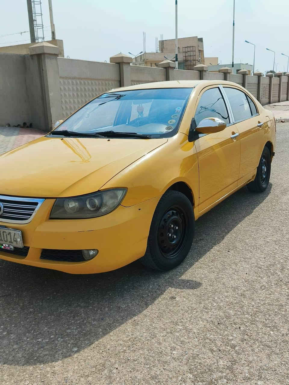 سلام عليكم ليفان 620 موديل 2011 سياره جاهزه من كلشي كير ومكينه وحداديه مكفولات
 تبريد وتدفئه كهربائيات كفالة عامه اي نقص مابيها نضيفه خارج وداخل
بيها شخط باب الايمن
والباقي كفاله عامه سعر 40 بيهه مجال حك جيه
رقم ***********
