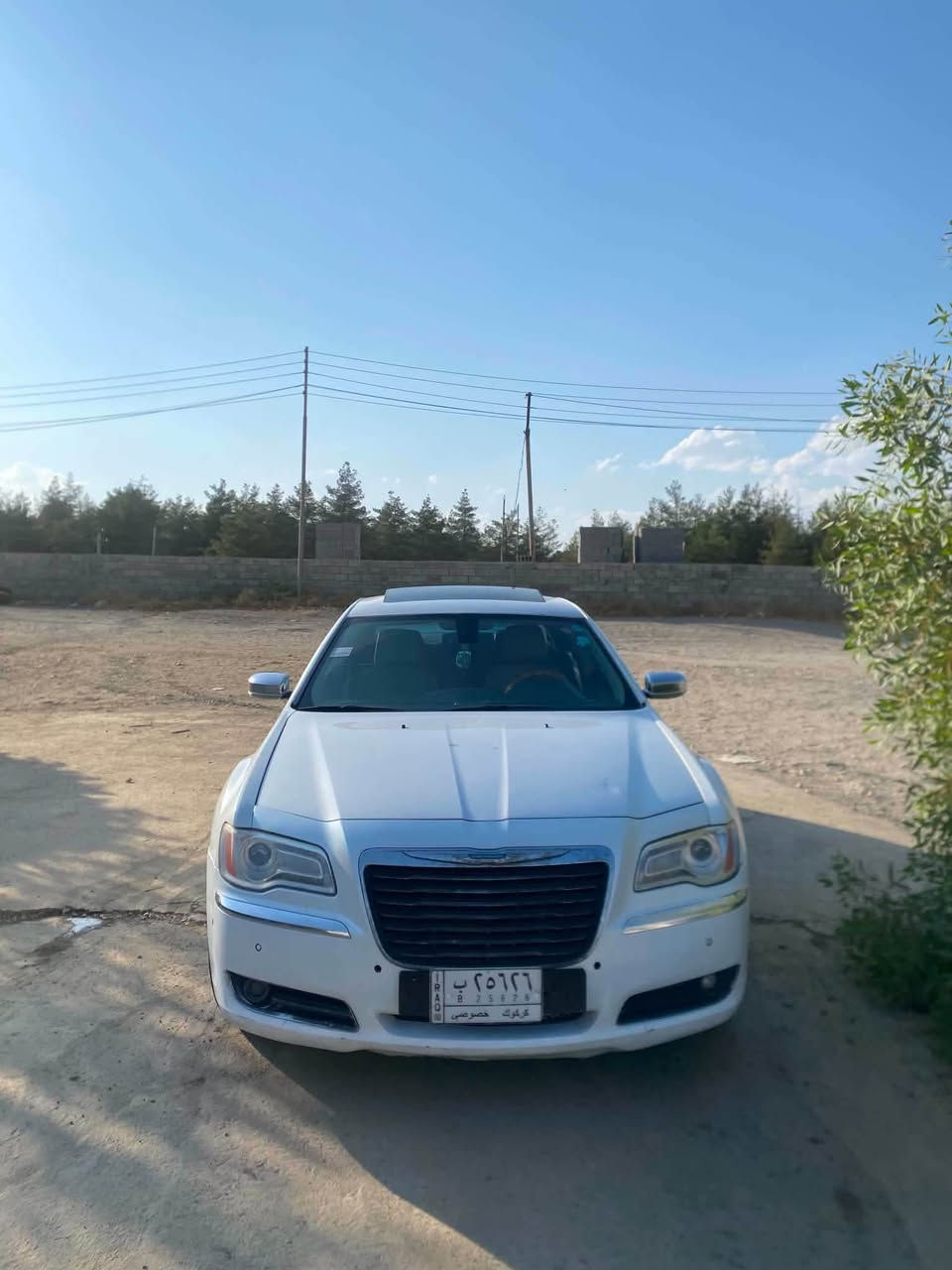 ئوباما موديل٢٠١٤
هيج شتيكي نه كوراوه سه ياره كه
يه ك جال يه ك شخوت بيوه نيه
فول فوله ماسه فاته  جيكاى به رداخه كاني ساردو كه رمى ئيشده كات
مالى دوسته كيرو مه كينه كاره باى هه مو كيانى به شه رت سه د فيته ر
٦٩كه لا مه جالكي  كه م ***********
