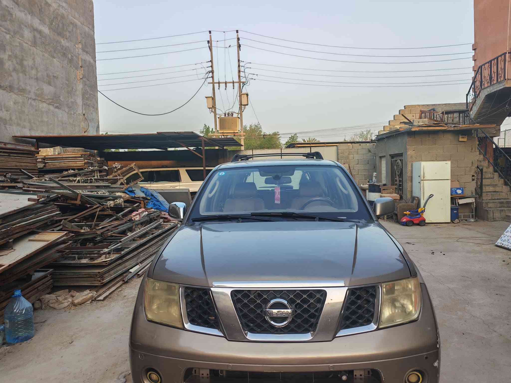 نيسان بافندر جاهزة من كل شي محرك وكير واكسل وتخم تاير وباتري وتبريد وباسمي رقم بصرة للاستفسار , *********** سعرها87
