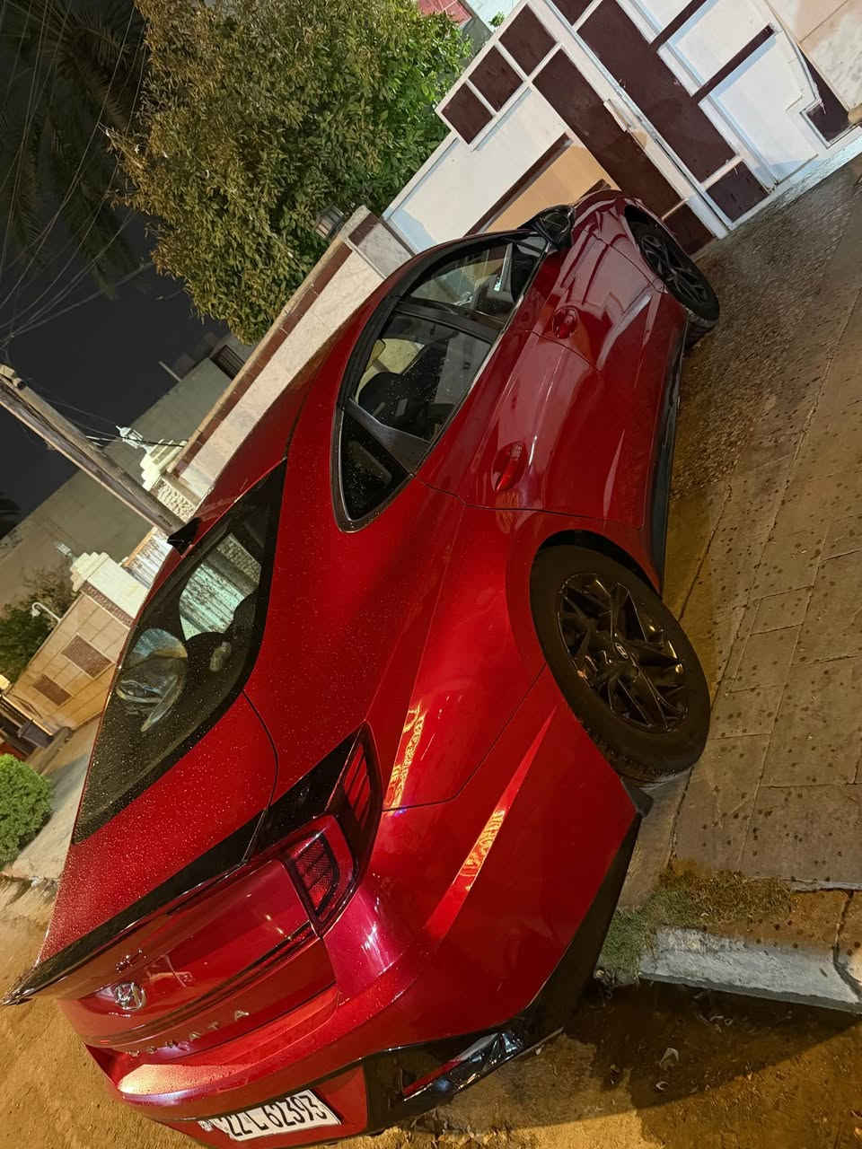 لسلام عليكم 
سوناتا ٢٠٢١ اربيل محرك ٤ سلندر ٢٥٠٠ ماشيه ٩٠ الف تخم تاير جديد مابيها اي نقص رقم شاصي موجود بالصور حادثها بدون لا لغد و لا شاصي صبغ ٤ قطع ( بنيد جاملغ بابتين جهة الراكب ) بدون ايرباك لا ستيرن و لا دشبول و سياره جديده 
مكانها بغداد العامريه 
السعر ١٢٨٠٠ ومجال بسيط جدا رجاءا الشراي يتصل فقط 
الهاتف 
*********** بغداد, العراق

نص مكتوب في الصور:
- 5L 4 vin: 5PEL4JA2MH09556 en.bidfax.info nal bid: 8600