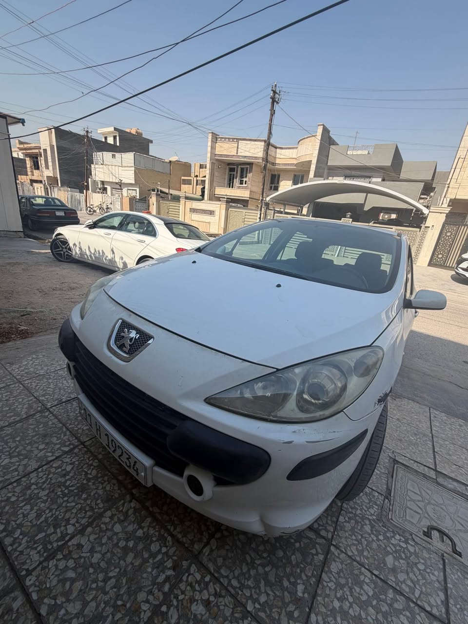بيجو ٣٠٧ فرنسي ٢٠٠٦
بابين وجاملغ صبغ 
مكينه كير تبريد صدر كله مكفول 
سياره جاهزة تبريد ثلاجة 
سعر 53$ 
رقمً انكليزي جديد باسمي هزه جديده 
مكاني بغداد عامرية 
*********** بغداد, العراق
