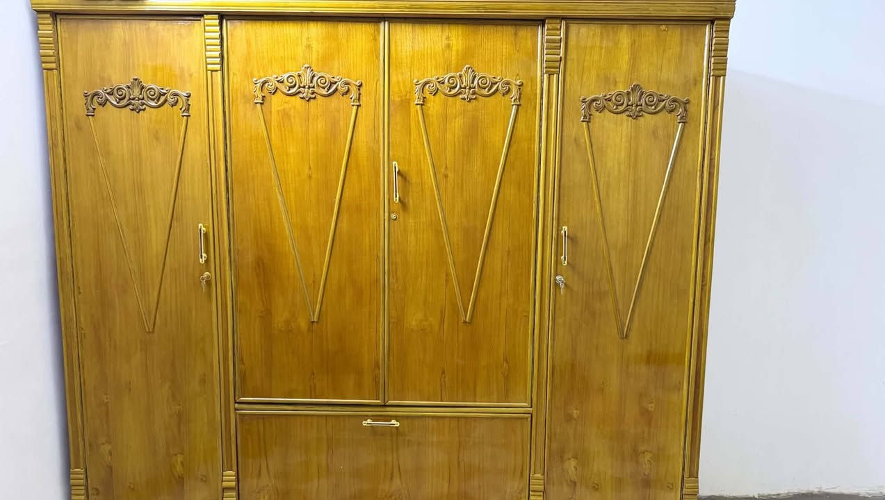 السلام عليكم
كنتور اربع بيبان انجاره اخو الجديد
بنكه ارضيه اخت الجديده استعمال كلش قليل شحن+ كهرباء
مكاني بابل
الاستفسار عل خاص
او عل رقم. ***********

