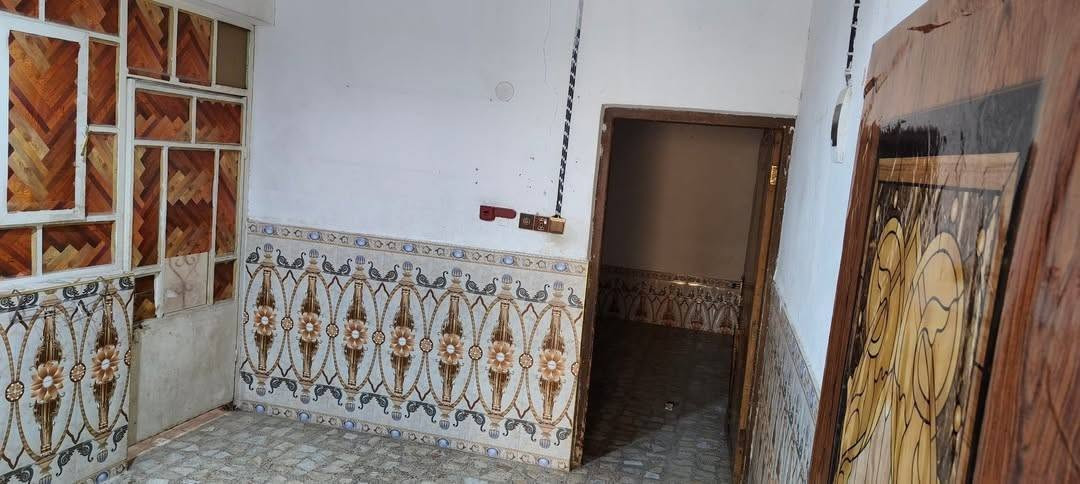 بيت 100 متر للايجار طابق واحد غرفه وصاله ومطبخ واستقبال وصحيات داخليه وخارجيه ومنور  في حي ميسان في منطقه الشريط قطاع 76 
للأستفسار *********** 📞
او مراسله صفحه مكتب ابو مشتاق للعقار 
عنوان مكتبنا
"الكوفة حي المتنبي الشارع الفاصل بين حي المتنبي وحي الجامعه مجاور مكتبه هشام " 
نستقبل جميع عروضكم من البيوت والعرصات
