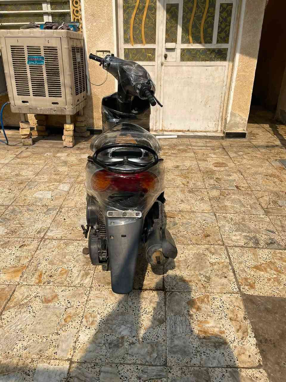 سلام عليكم دراجه ماكس قجمه ١٢٠لبيع دراجه جاهزه سلف هندر نكره شلعه  مكينه ناعمه كهربائيات شغاله السعر ٣٥٠وبيها مجال المكان بغداد الشعب الرقم ***********
