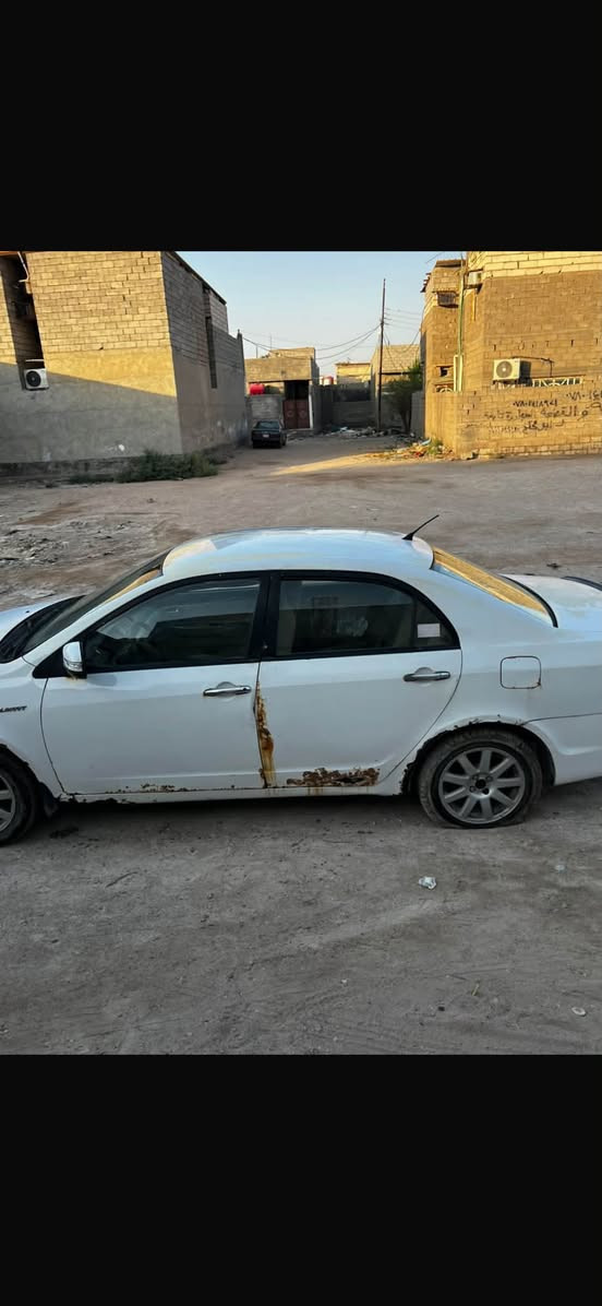 المحرك بحاله جيده والگير ممتاز والگشر بي الملاحظات من حيث الخياس  والسنويه بأسمي سعرها ٣٠ ورقه وبيها مجال ***********.
