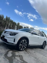 فين فاست VF8 بلس 2024  VinFast VF8 Plus كهربائية بالكامل الموديل: 2024...