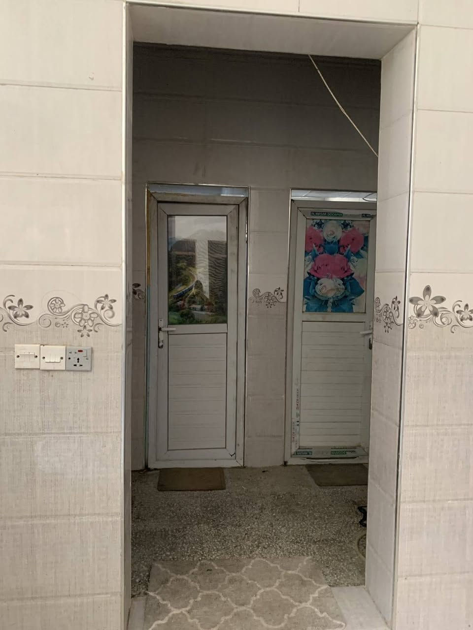 دونم ٢٥٠٠ متر سند ٢٥
يحتوي على دار ٢٠٠م الدار مسلح ثلاثه غرف 
نوم ٤×٥ استقبال ١٠×٤ 
مطبخ ٧ب٤هول٤ب١٣
درج  بيتونه
صحيات داخليه وخارجيه
الكاع بيهانخيل عدد ٨
رمان اول موسم يثمر 
عدد تقريبًا ١٥٠ شجره
مسيج 
الدونم نزال ٨٥ م والواجهه تضرع على 
٢٥٠٠ م تاخذ دونم صافي

-عنوان جاي من جسر ماجد قرب معمل الاسفنج 
- للتواصل عل رقم 
***********
