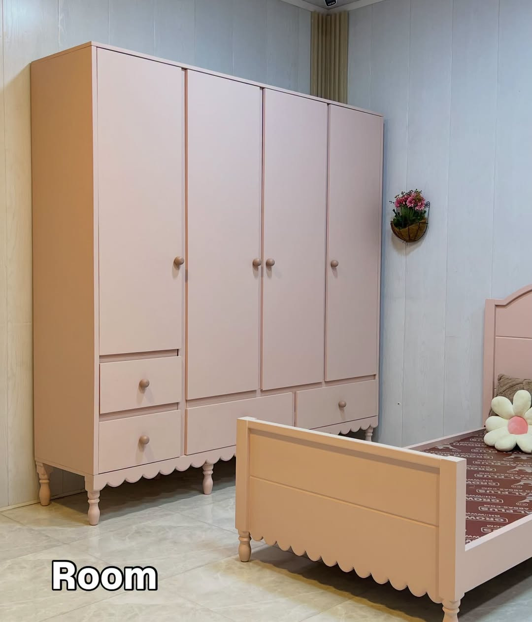 انتاجنا من الخشب الطبيعي 🪵🎋

نص مكتوب في الصور:
- Room