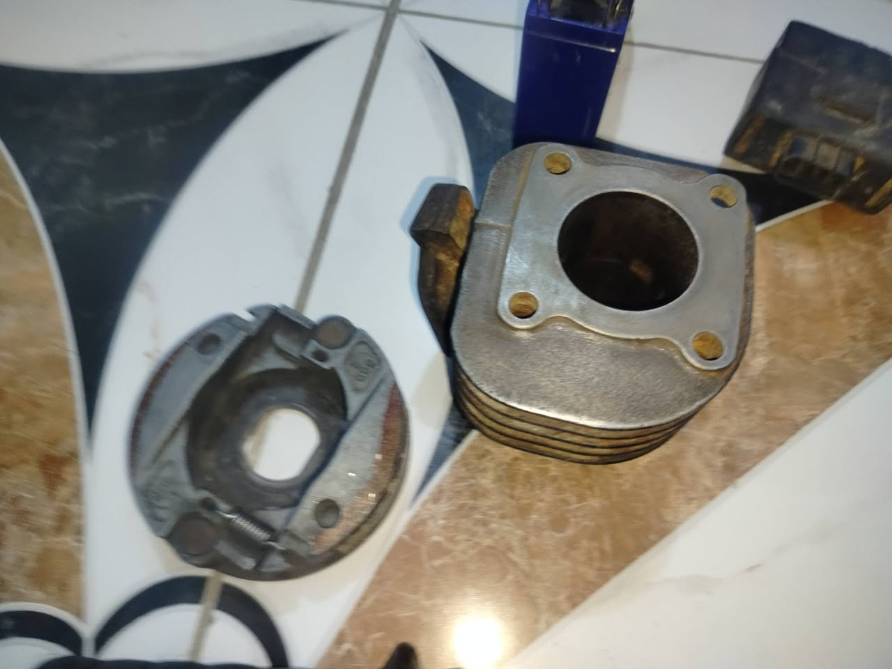 غراض اليفيدنه يراسلني واتساب
***********
جوينات نضيفات 
عرموط مال هندر
ابلكات نضيفات
بنزات بريك نضيفات 
يده سكليتر 
بوشه دراجه منغولي 60 
عقل دراجه 60
باتري دراجه 60 جديد ونضيف
راجز سلف 60
راصطه كفر امامي دراجه منغولي 60 
دركه نضيفه وايراتها كامله
خرز دراجه 60  شلعه ومعدل
صمونات ركبه دراجه 60 عام غير مستخدمات 
كابريتر 60 عام خط واحد 
هورنات بوش / سيدان شغالات مابيهن شي
كلمن وسعره الي يفيدنه يراسلني واتساب 
***********
