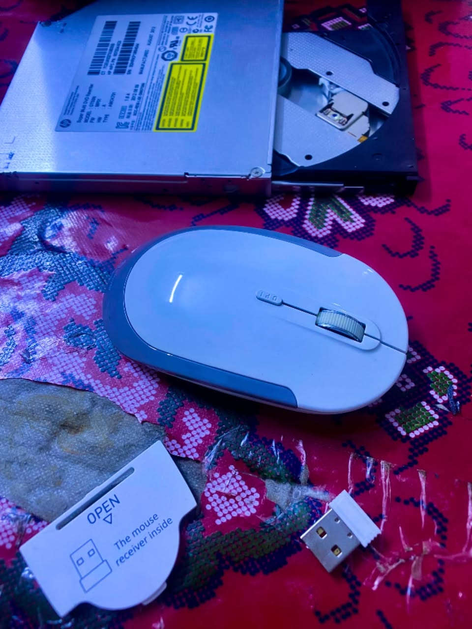 حاسبة HP • قارئ DVD • ماوس بلوتوث