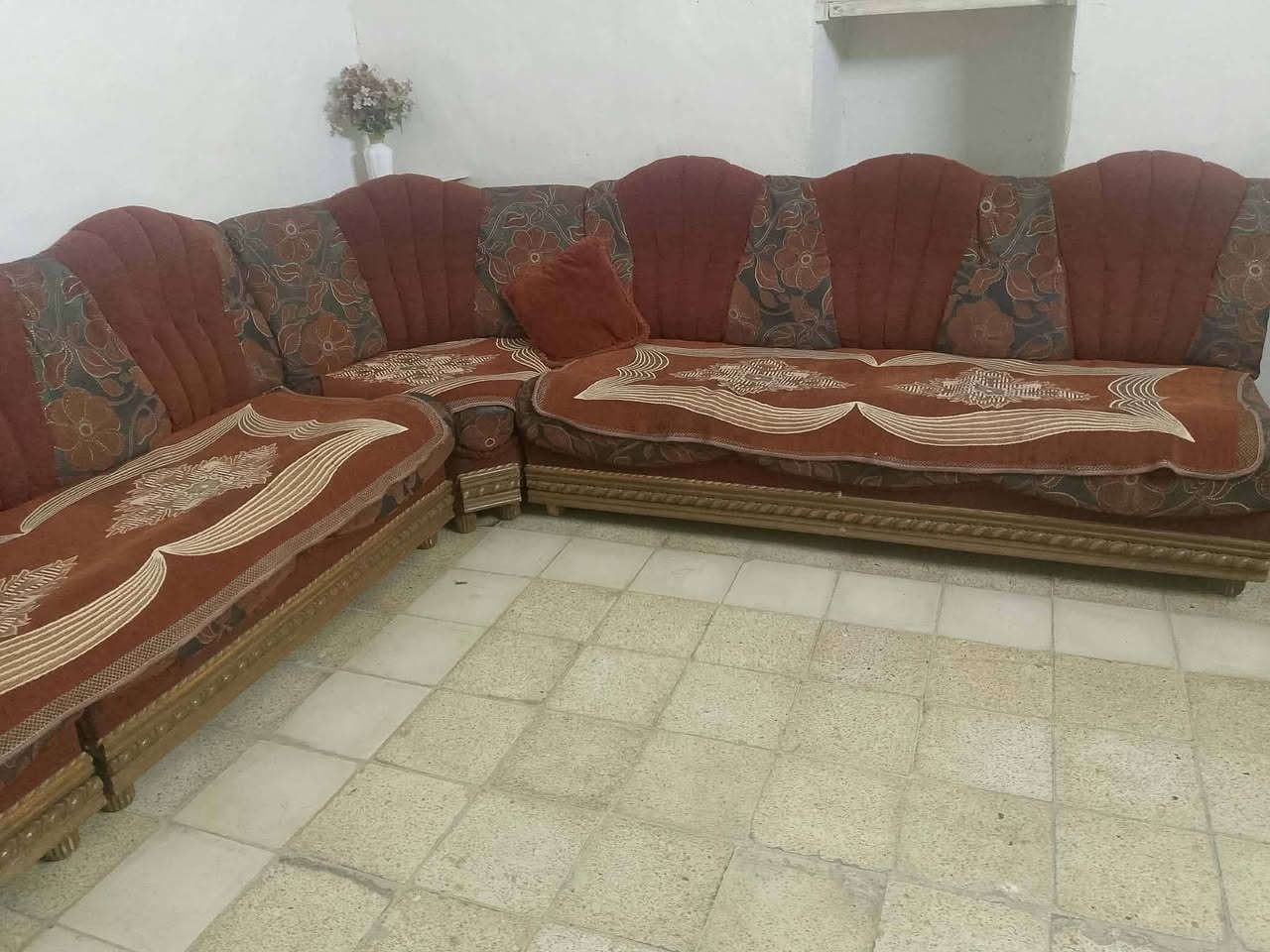 ديوان خشب عراقي نضيف 80
