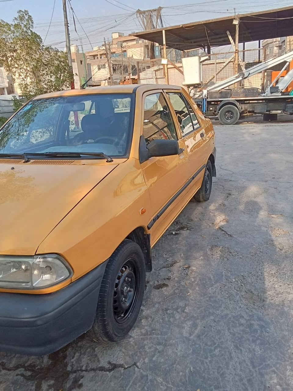 سايبة ٢٠١٦ بيها بس جاملغ كير محرك كفالة السعر ٢٩ مكان بغداد ***********
