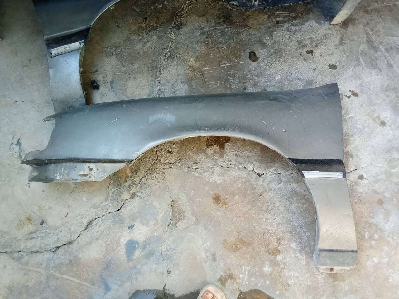 ئەو ئاشیایەن بۆ فرۆشتن
هەمووی ئاشیای ئۆپڵ 
هەموو مەزبووتە بەشەرت
