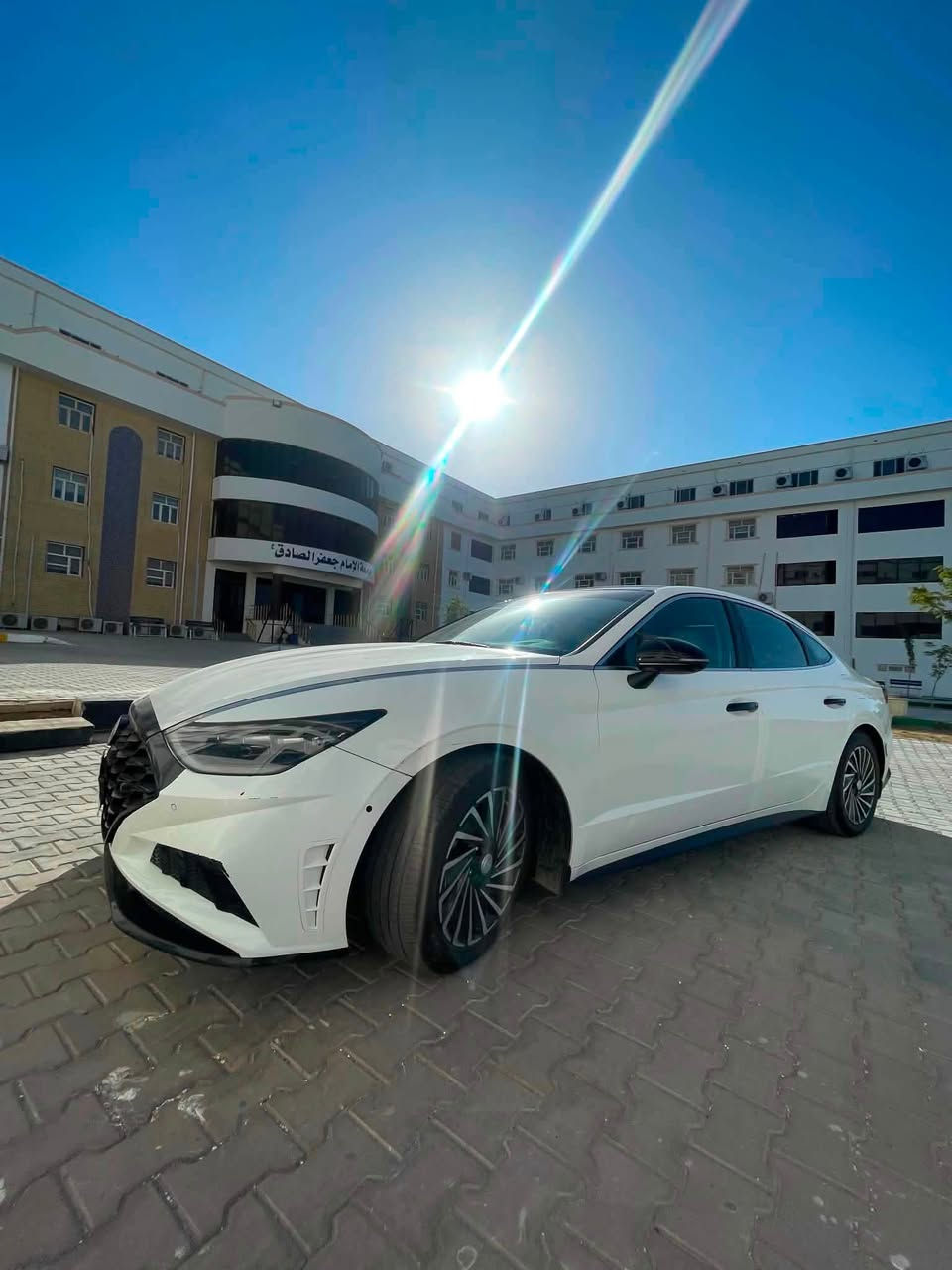 سلام عليكم
سوناتا 2021 (هايبرد) فول مواصفات السعر (160$)

: بنوراما  
5 كامرات 
لايت زينون 4 عدسات 
حساسات امامي . حساسات خلفي 
حساسات ترفك
حساس امطار  auto Clean Glass 
رادار مري جانبيه 
كامره محيطيه 
صندوق ذكي 
كشنات جلد خزن ميموري تحكم كهرباء 
كشن الجنب السائق كهرباء 
‏📌 BOSE سستم صوت 12 سماعة 
انارة داخلية ملونه 
تحديد مسار .مثبت سرعه 
تشغيل عن بعد 
مري قلاب 
شاحن لاسكلي" 
نقطه عمياء 
شفتات ستيرن 
هيد دسبلي _دادته شو 
قطعتين تبريد 
مقاعد كهرباء 
خزن ميموري 2 حركات
ستيرن تدفئه  
مقاعد تدفئة +تبريد 
نظام drive only خاص بتبريد السائق فقط. 
4 وضعيات قياده  .   
نضام اوتو هولد 
 شاحن واير لس 
قياده ذاتيه 
بردات خلفيه سلايد 
ويل 17
عليها نظام سكيورتي زجاج وسلايد

++ باقي المواصفات المعروفه 
💢 السياره وارد امريكي …كندي ..استعمال شخصي على 
ايدي فقط.
رقم الهاتف *********** 
السماوه 36 دار
