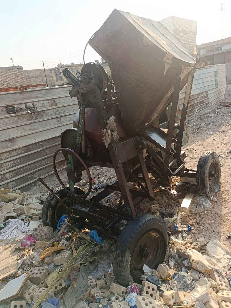 السلام عليكم للبيع  خباطه ميلاارس  80 مكان بغداد الشعب
***********
