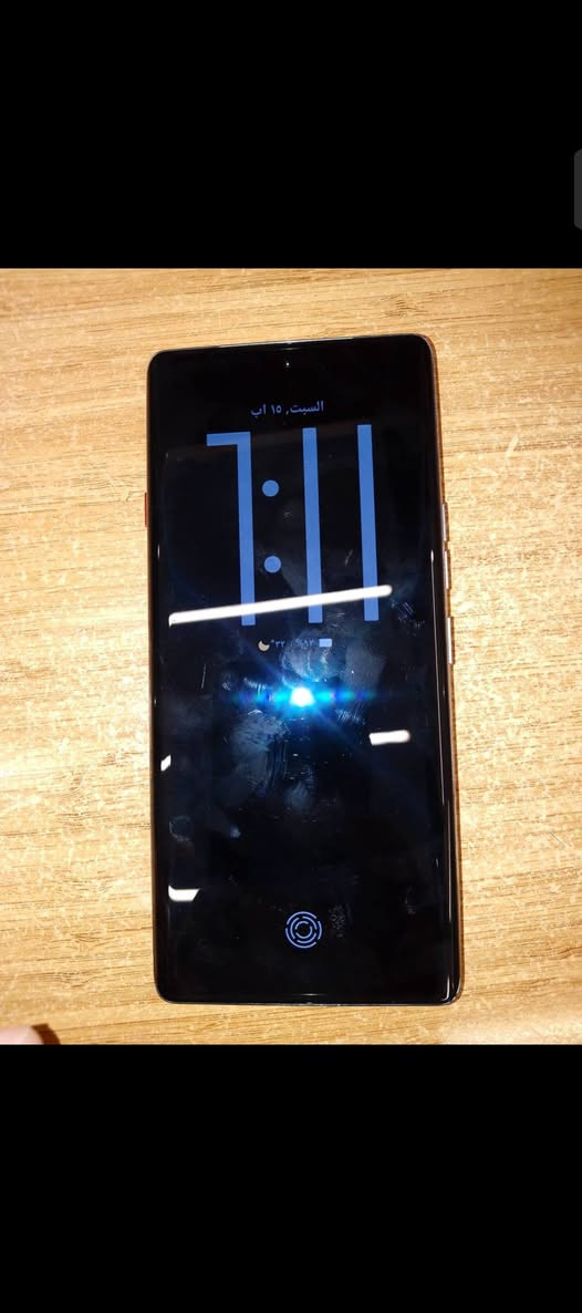 تلفون مامفتوح ونضيف وغراضه كلها موجوده حته الكارتونه***********
