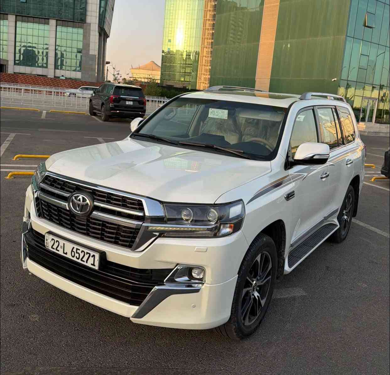 لاندكروزر جي اكس ار • بلاك اديشن • ٢٠٢١