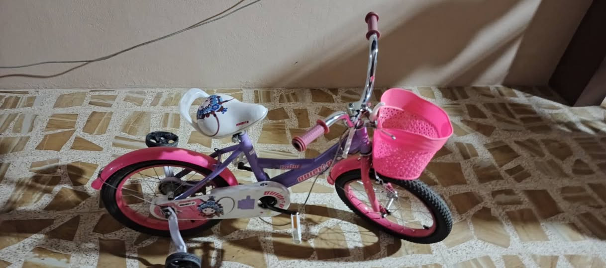 بيسكل بناتي يابني اصلي حجمو 16 السعر 30وبي مجال وتساب بي ***********
