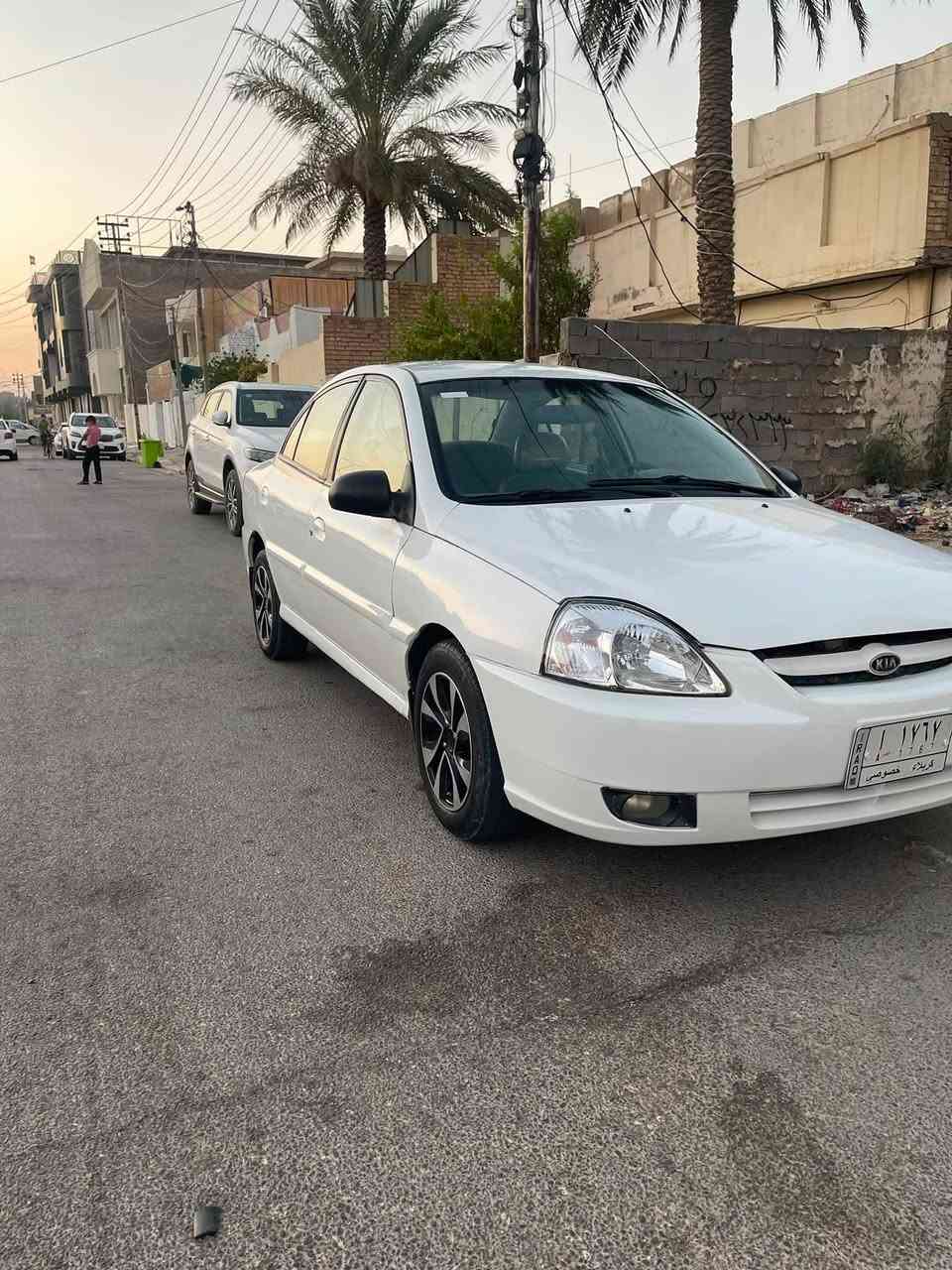 سلام عليكم كيه ريو 2004 للبيع سياره جاهزه مابيه اي نقص كير مكينه صدر مكفولات سياره جديده سعر 45 وبيه مجال ***********
