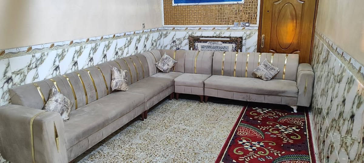 السلام عليكم طخم البيع نضيف ما بي اي ضرر لونه يخبل تركي  ولا بي شي جديد بعده نضيف مستعجل على البيع سعر200 وبي مجال عنوان ابو رمانه العوفيه يم حسينيه الرسول *********** عمارة, ميسان
