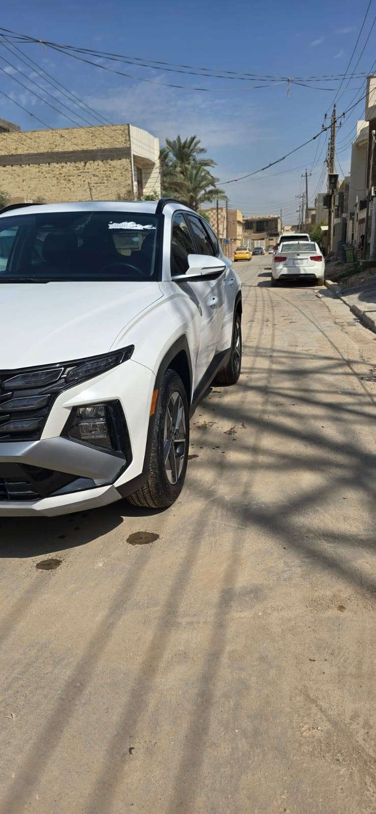 السلام عليكم هونداي توسان امريكي حادثها مثل ماواضح بالصور بس بارد بدون ارباك فول مواصفات فتحه بصمه رادار امامي وخلفي كامره دواره كشن كهرباء وجلد مكينه 2500 بدون رقم معروضه ١٨٥  وبيه مجال بسيط للإستفسار *********** حلة, بابل

