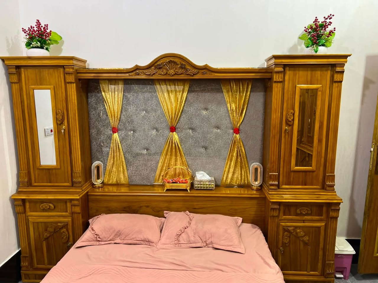 غرفة زان مصري • خمس قطع • بابل