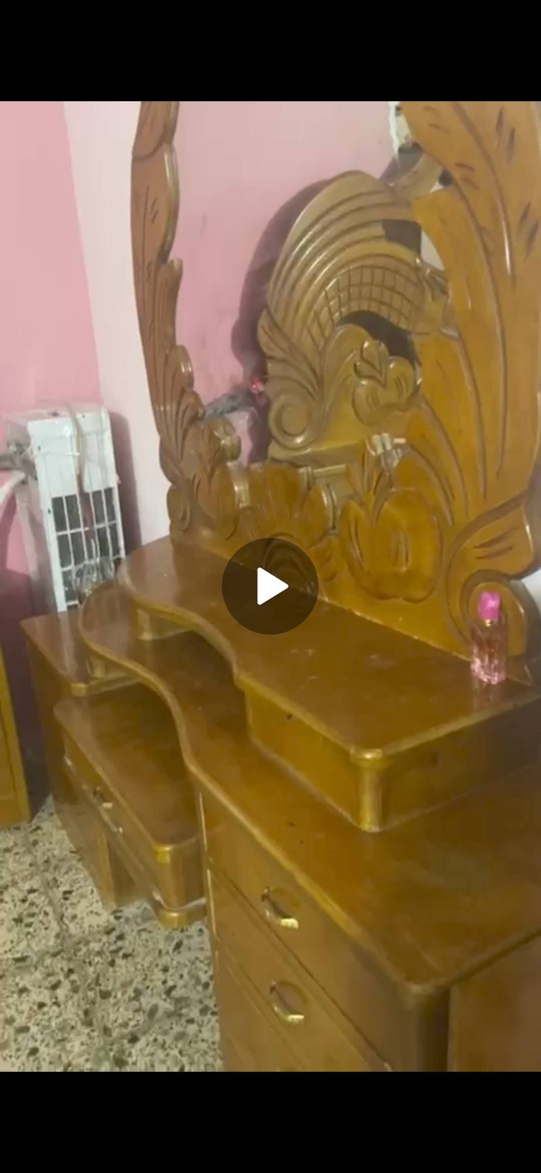 اني السلام عليكم عندي غرفة  صاج عراقي جديده متكونه من سرير أو زاويا اوميز مرايا مع مجرات مكاني الشعب السعر قيم وأخذ بالعافيه للاستفسار
***********
اني السلام عليكم عندي غرفة  صاج عراقي جديده متكونه من سرير أو زاويا اوميز مرايا مع مجرات مكاني الشعب السعر قيم وأخذ بالعافيه للاستفسار

نص مكتوب في الصور:
- امي الغاليه
- اليوم، ٤:٢٩ م
- ٤٧
- ١٠:٥٦ م
- ٠٠:٠٥
- ٠٠:١٠
- ١,٠x
- رد