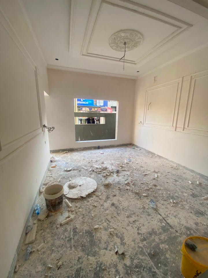 🏡 دار للبيع – تسليم مفتاح 🏡

✨ فرصة مميزة لامتلاك منزل حديث بتشطيبات راقية، جاهز للسكن مباشرة، وفي موقع مميز.

📍 الموقع: طريق بغداد – حي المعلمين

📐 المساحة: 100 متر مربع
📏 الواجهة: 7.5 متر
🛣️ يقع على شارع عريض
📄 طابو صرف
🔑 تسليم مفتاح

🏠 تفاصيل الدار:

🔹 الطابق الأول:
✅ غرفة نوم
✅ غرفة استقبال
✅ هول
✅ مطبخ بارد ومطبخ حار
✅ مجموعة صحية

🔹 الطابق الثاني:
✅ غرفتا نوم
✅ هول
✅ مجموعة صحية

✨ تصميم عصري، توزيع مريح للمساحات، وتشطيبات عالية الجودة تجعل الدار خيارًا مثاليًا للسكن.

📞 للاستفسار ومعرفة السعر:
***********

🤝 التعامل مباشرة مع صاحب العقار.
