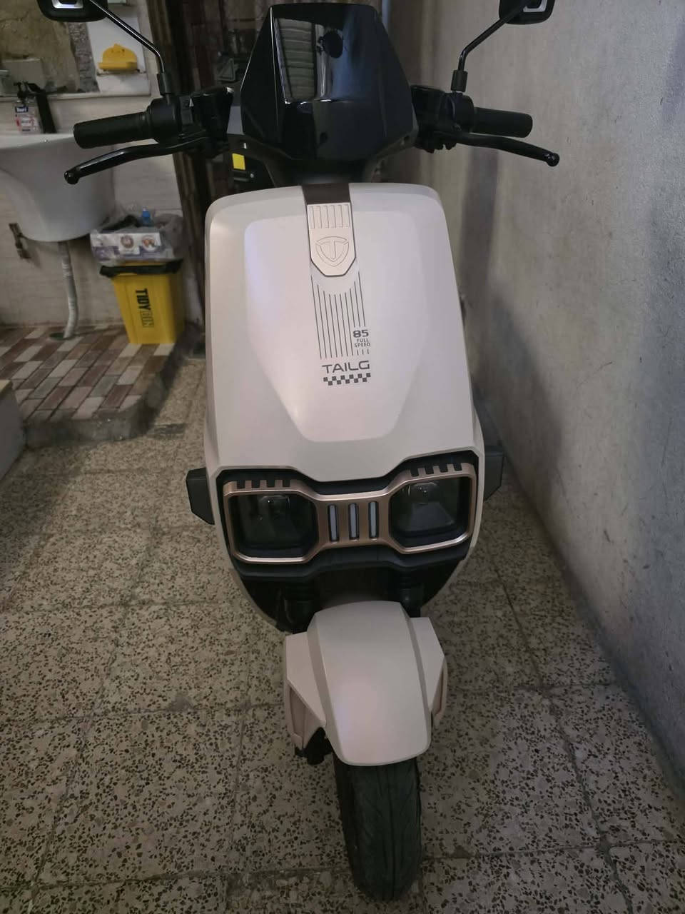 ماطور شحن ريان مستخدم قليل نضيف بطاريات شرط كهربايات شغالاء كلو شرط السعر 850وبي مجال )( 0773416343 ()***********

نص مكتوب في الصور:
- 16:11 10/07/2023