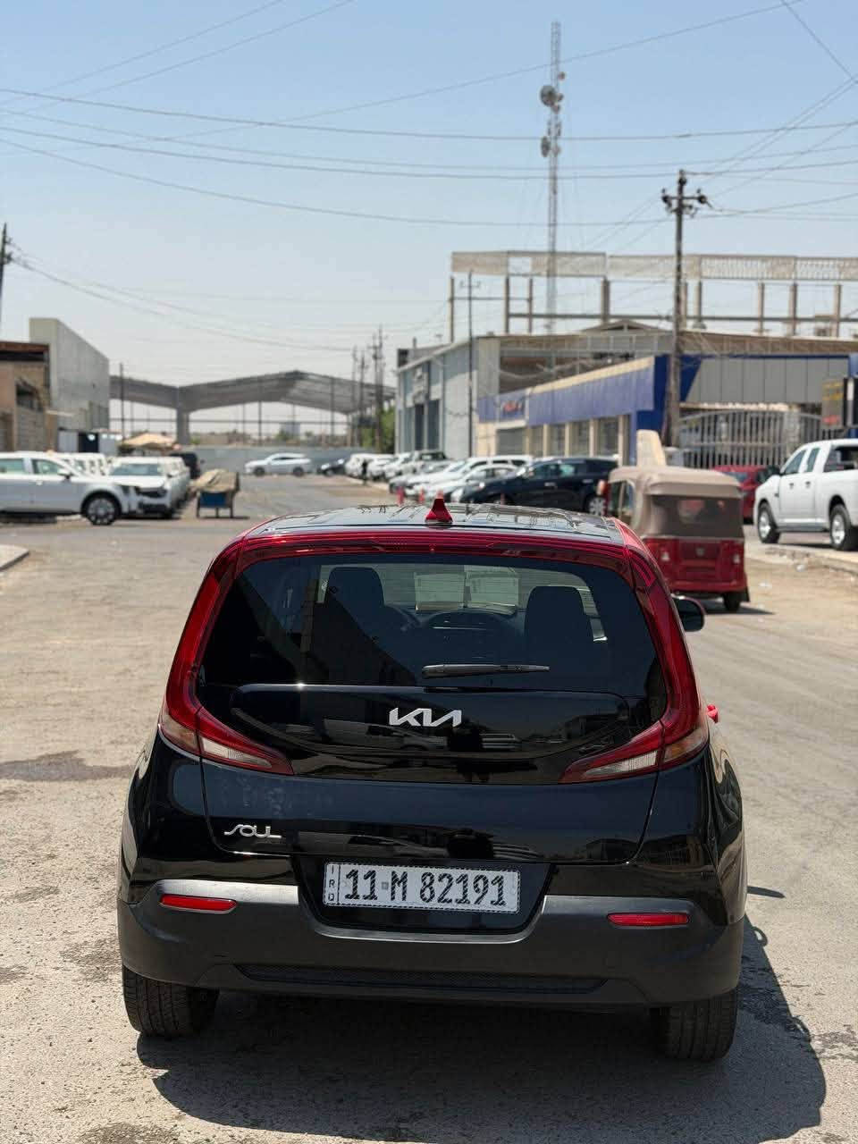 للبيع كيا صول موديل 2022
السياره لون اسود 
عداد السياره 90.000 الف كيلو 
حادث السياره باب السائق مصبوغ فقط 
السونر موضح بلصور 
محرك 2000 دوش 
السعر 130$
مكان السياره بغداد البياع 
للتواصل  واتس او اتصال 
***********
***********
